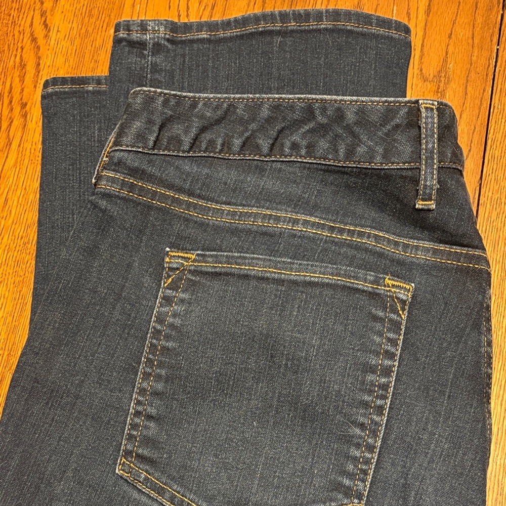 Eddie Bauer women’s curvy  Straight Cut Jeans in Deep indigo